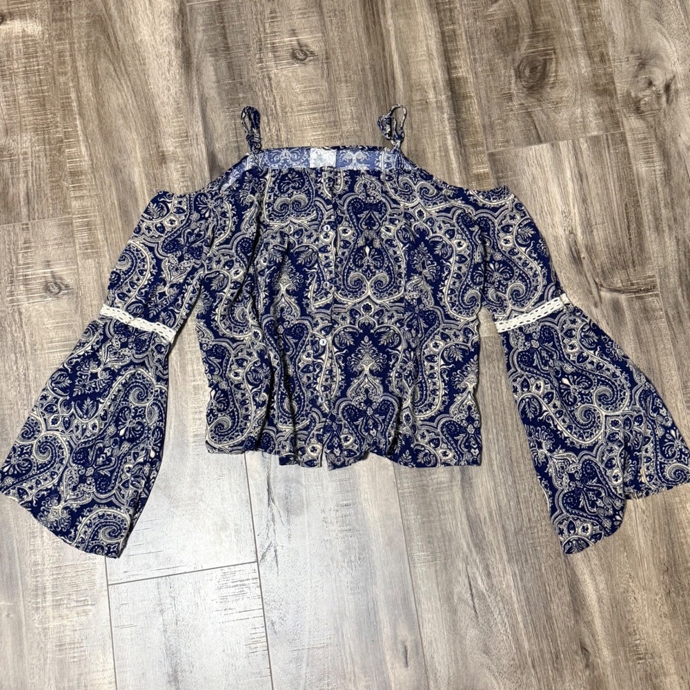 Sadie & Sage Navy Blue Paisley Cold Shoulder Bell Sleeve Boho Blouse Small